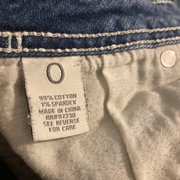 Shorts - Picture 3 of 3